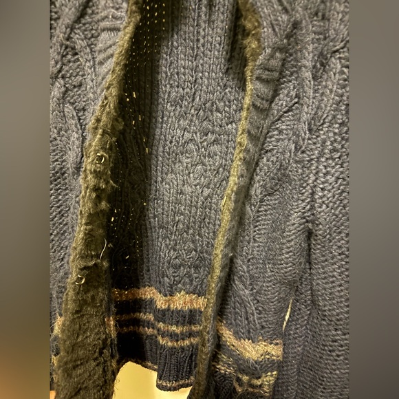 Free People North Star Cardigan Navy Cable Knit with Faux Fur Collar Sz S/P - Picture 3 of 7
